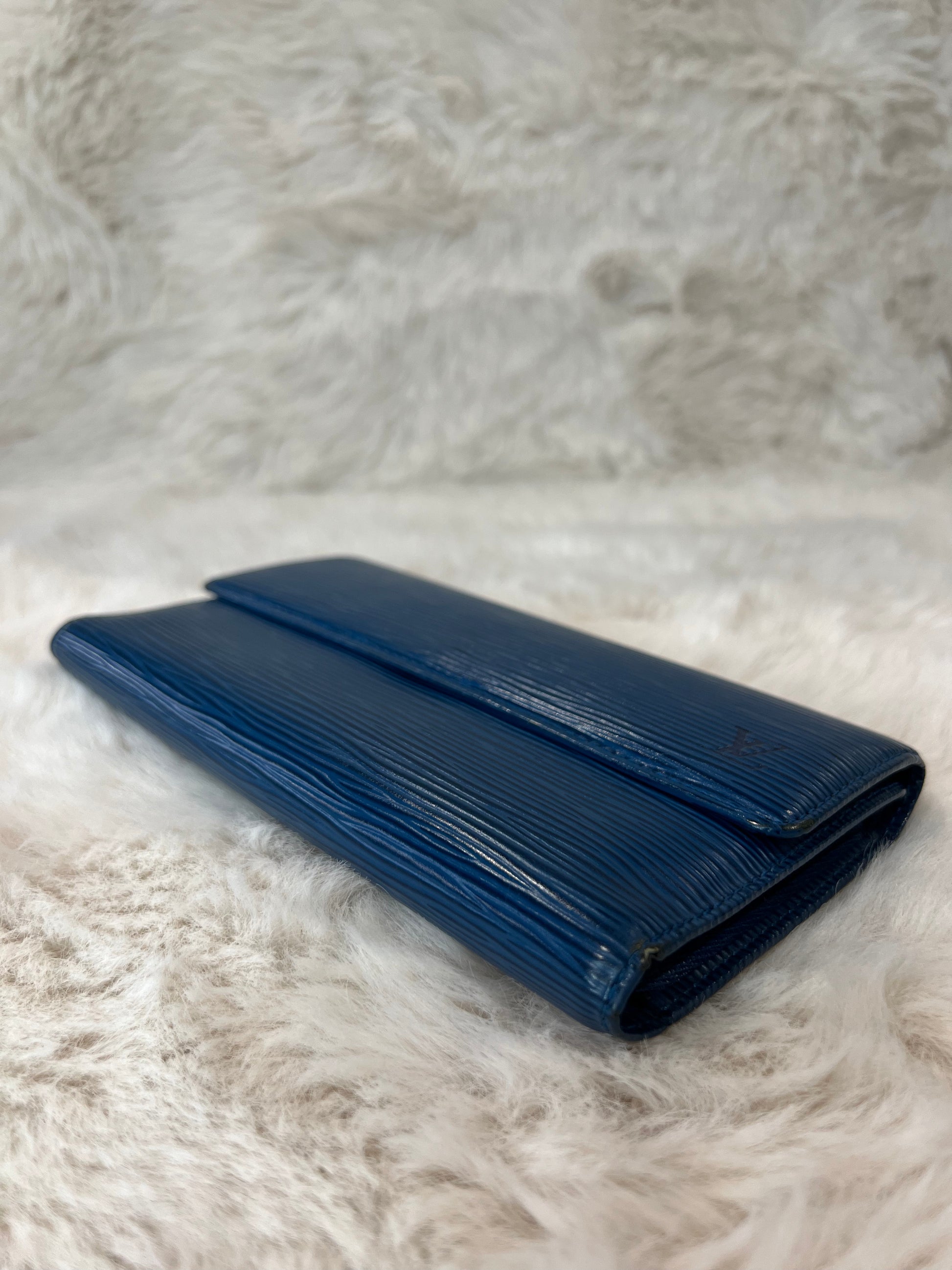 Authentic Louis Vuitton Blue EPI Leather Sarah Long Wallet